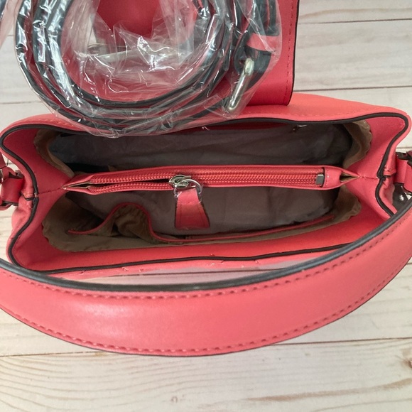 Guess Quilted Mini Satchel BNWT - Picture 5 of 5